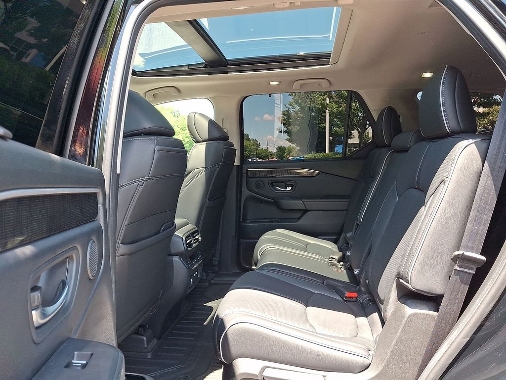Thumbnail: 2023 Honda Pilot - 10