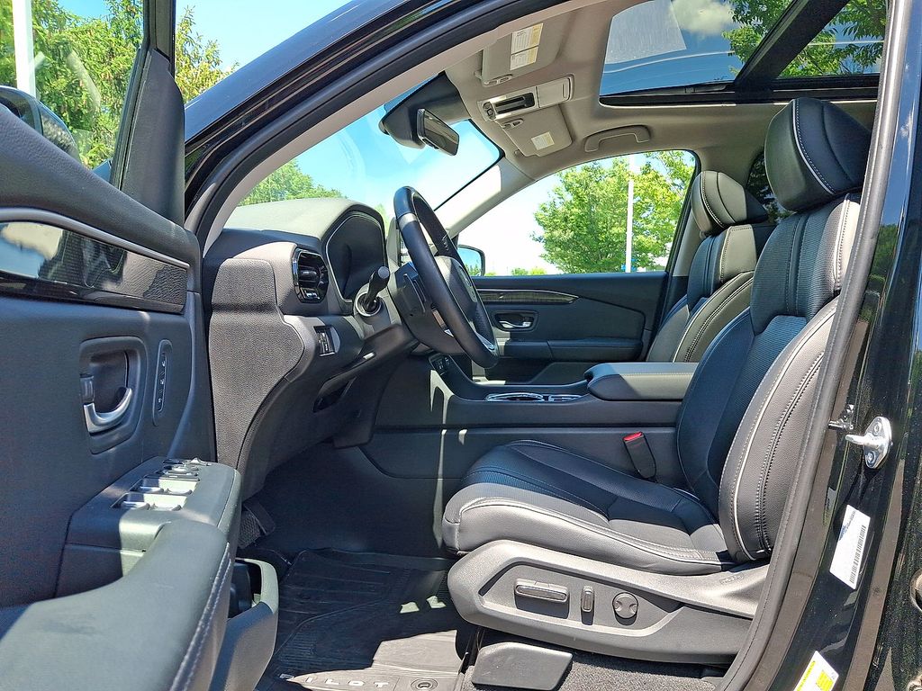 Thumbnail: 2023 Honda Pilot - 9