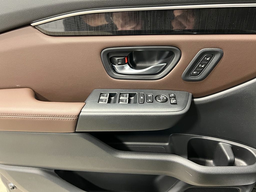 Thumbnail: 2023 Honda Pilot - 33