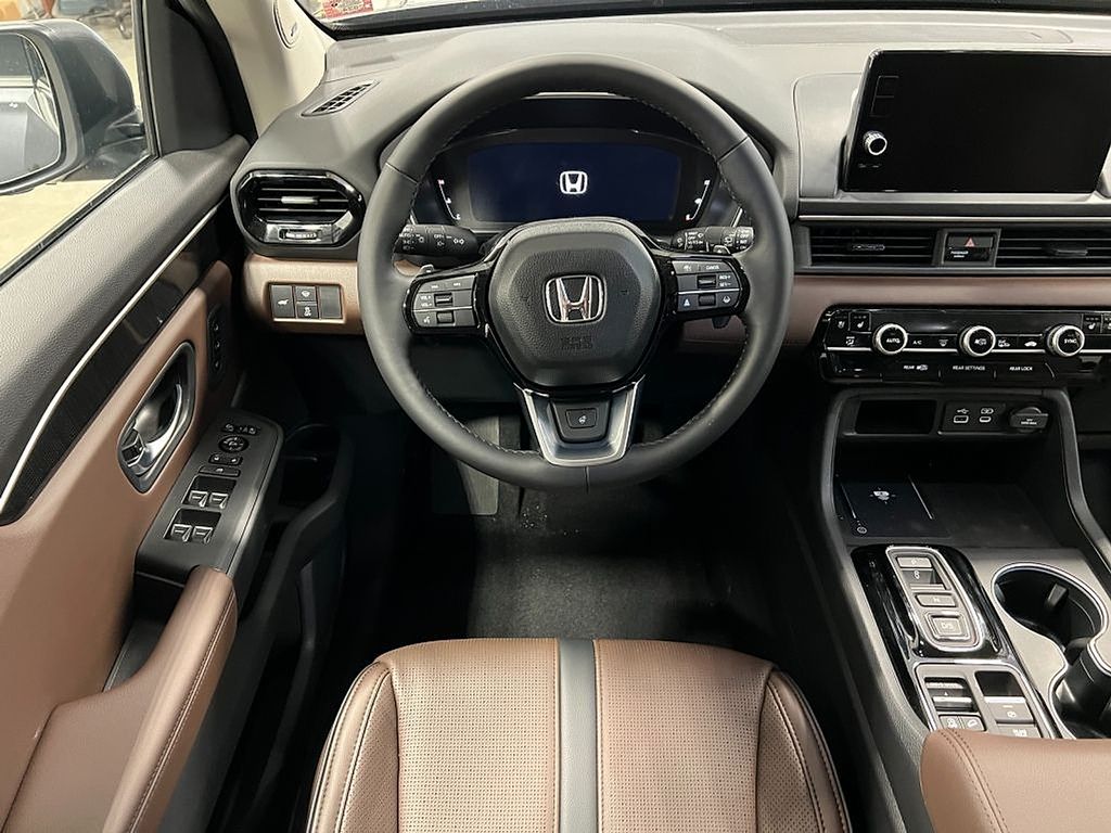 Thumbnail: 2023 Honda Pilot - 2