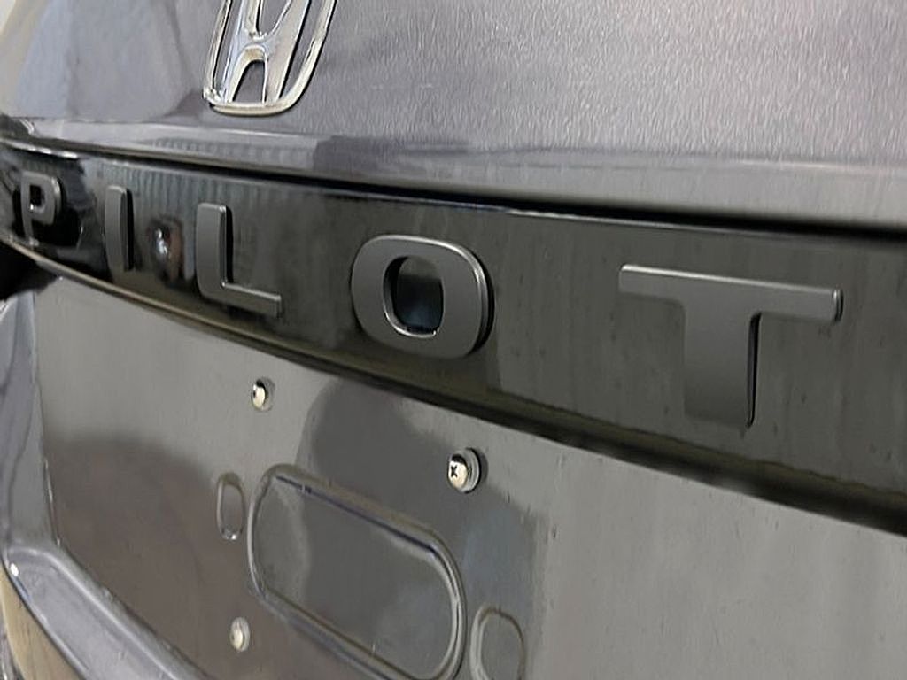Thumbnail: 2023 Honda Pilot - 17