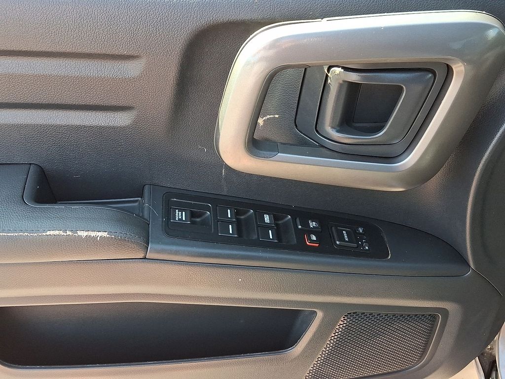 Thumbnail: 2014 Honda Ridgeline - 16