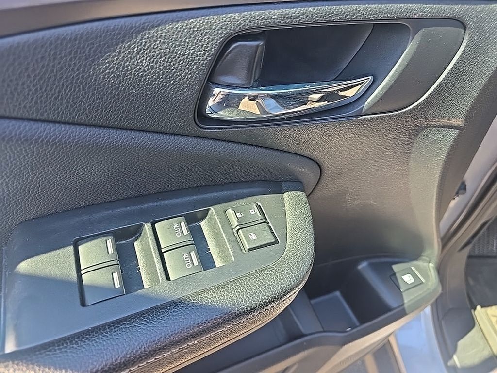 Thumbnail: 2017 Honda Ridgeline - 18