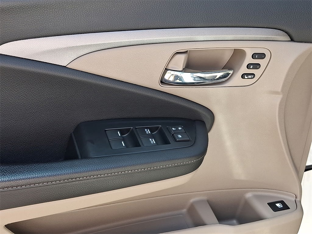 Thumbnail: 2023 Honda Ridgeline - 16