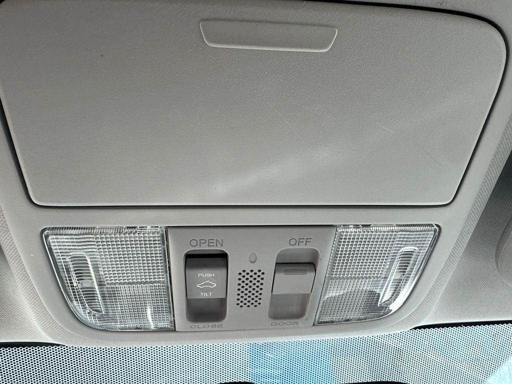 Thumbnail: 2011 Honda CR-V - 20