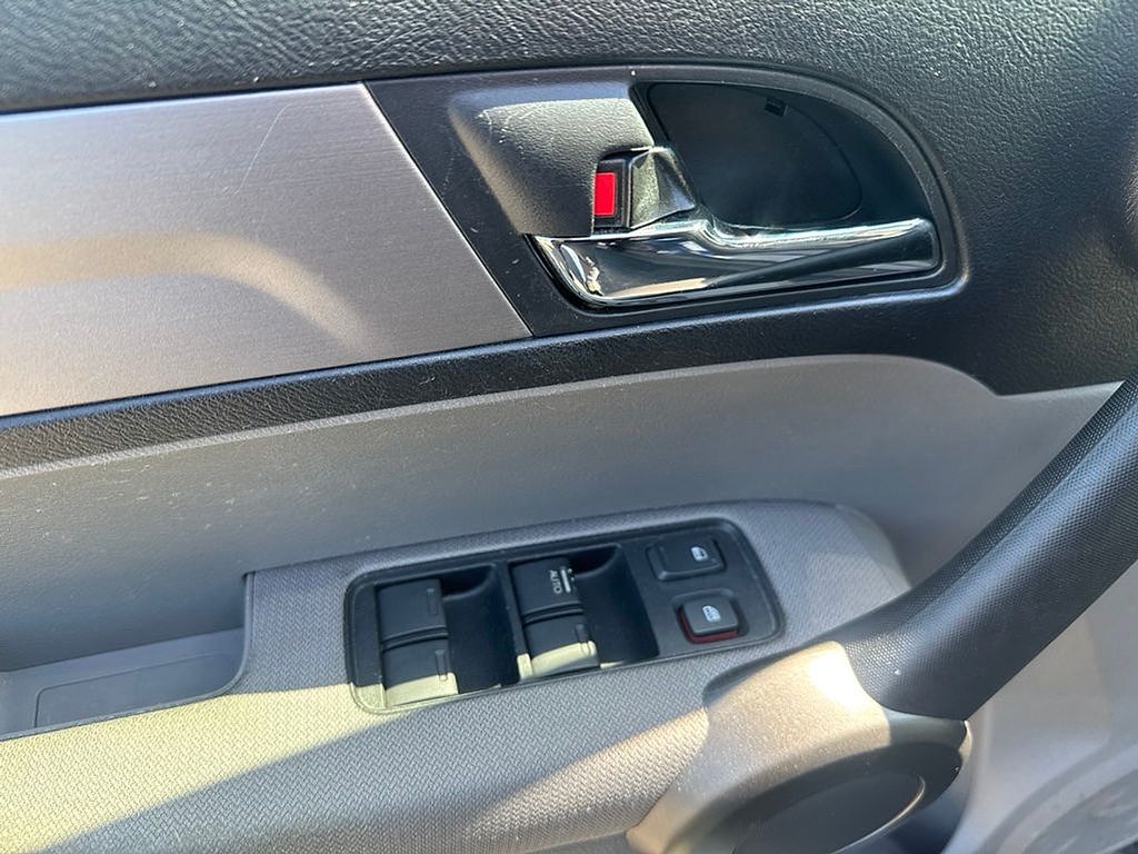 Thumbnail: 2011 Honda CR-V - 16
