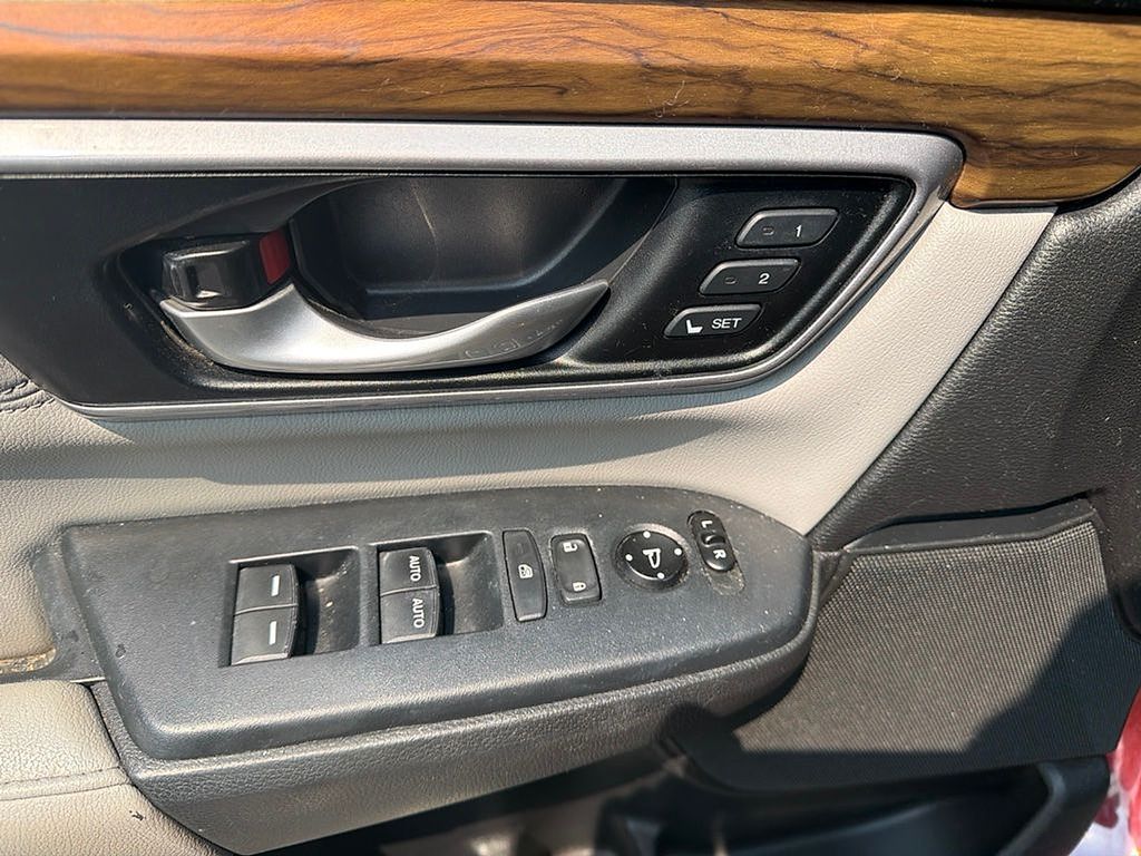 Thumbnail: 2017 Honda CR-V - 16