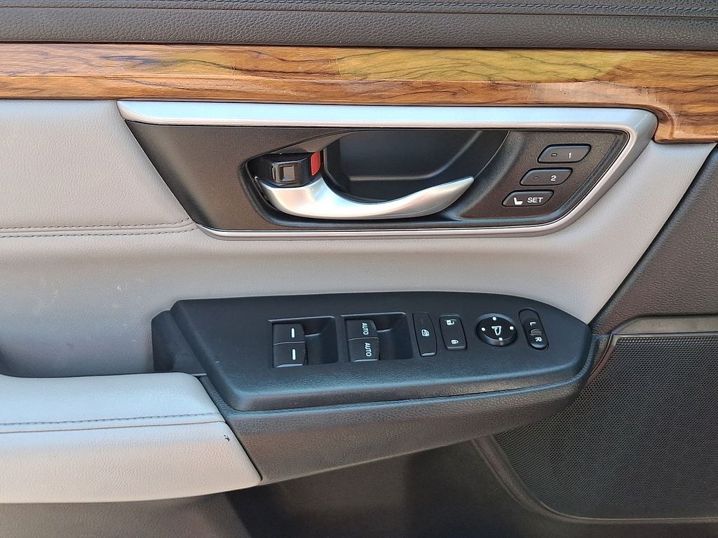 Thumbnail: 2017 Honda CR-V - 18