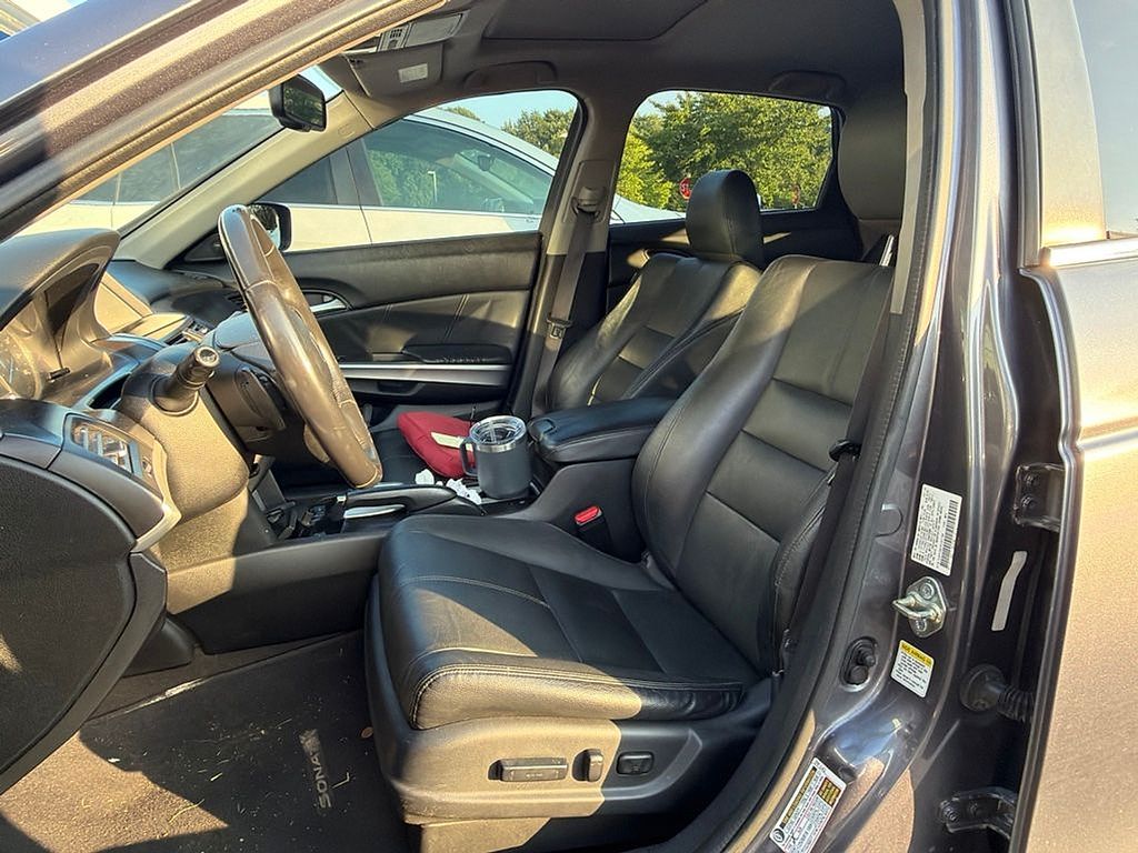 Thumbnail: 2015 Honda Crosstour - 8