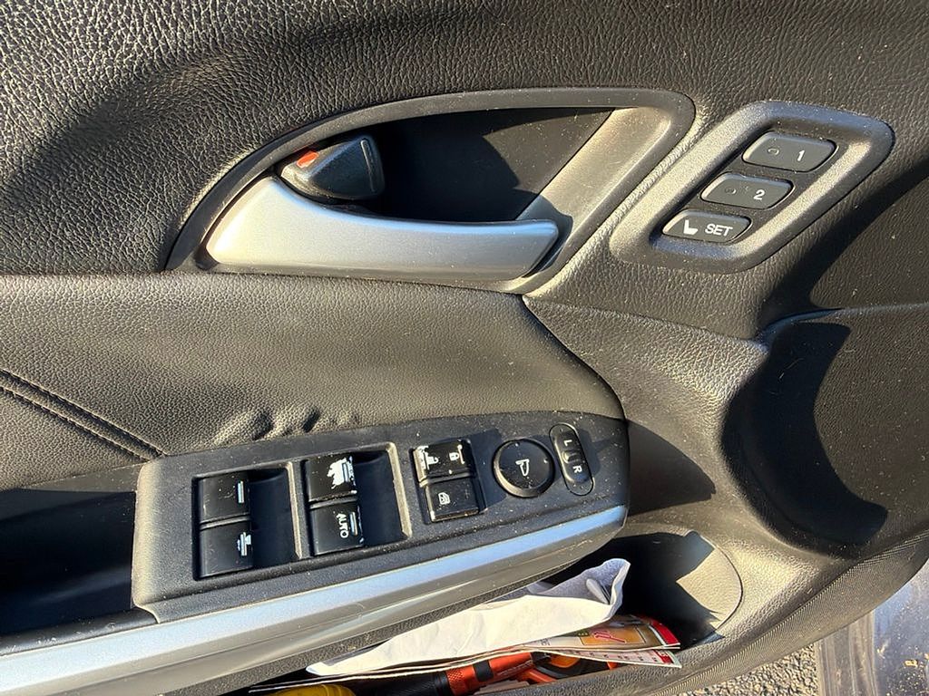 Thumbnail: 2015 Honda Crosstour - 16