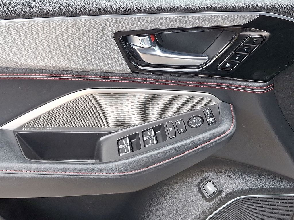 Thumbnail: 2023 Acura MDX - 18