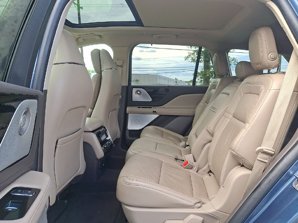 Thumbnail: 2020 Lincoln Aviator - 9