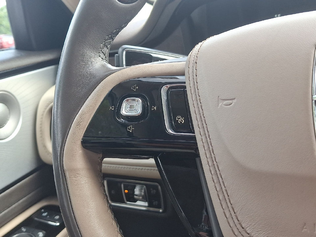 Thumbnail: 2020 Lincoln Aviator - 20