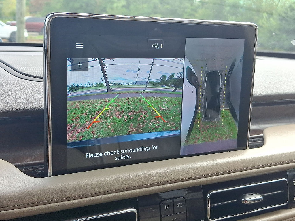 Thumbnail: 2020 Lincoln Aviator - 18