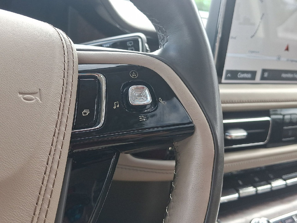 Thumbnail: 2020 Lincoln Aviator - 21