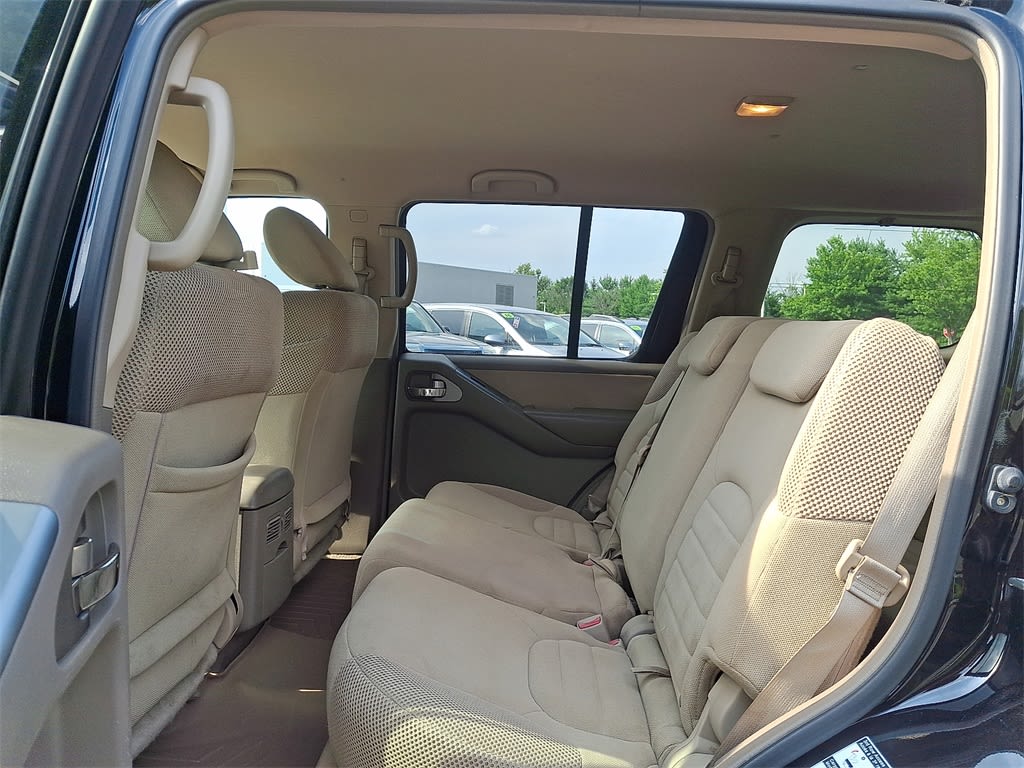 Thumbnail: 2011 Nissan Pathfinder - 8