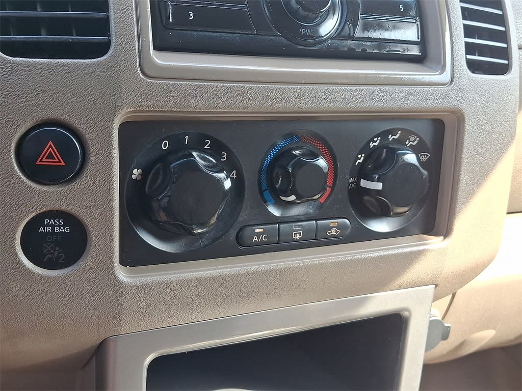 Thumbnail: 2011 Nissan Pathfinder - 14