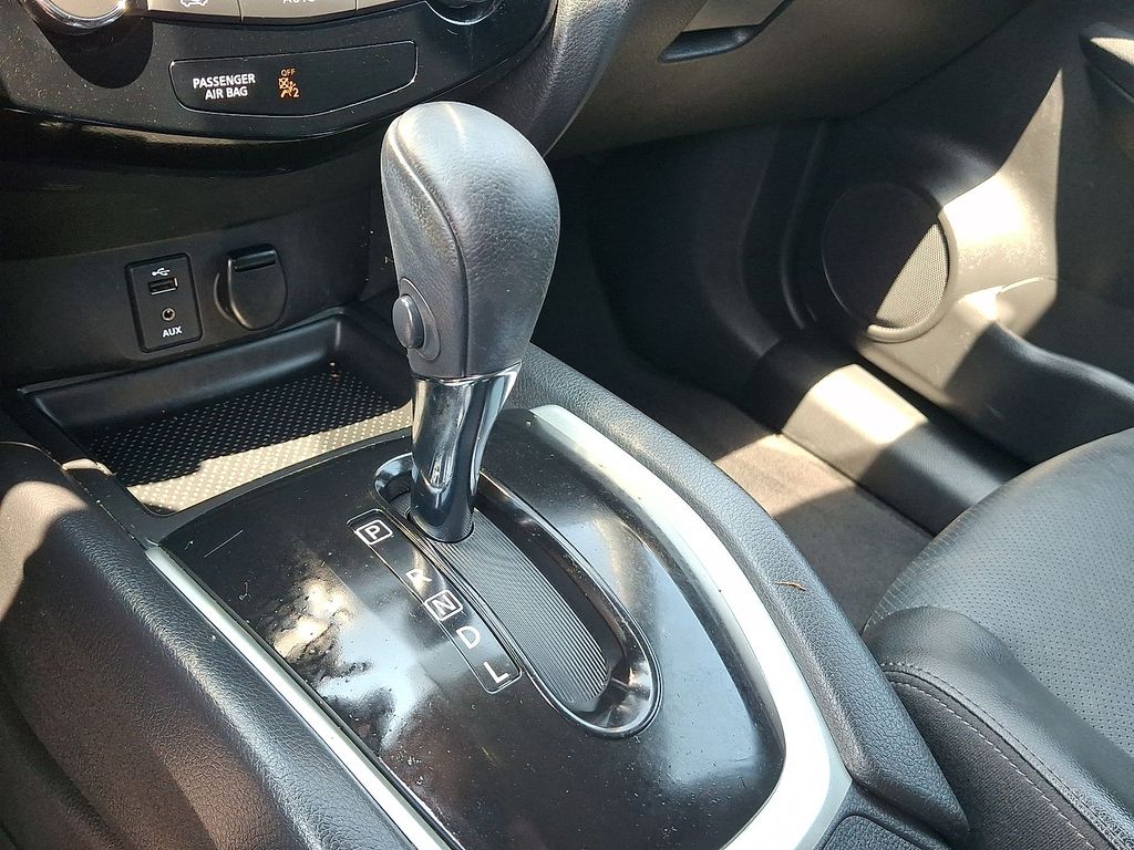 Thumbnail: 2015 Nissan Rogue - 11