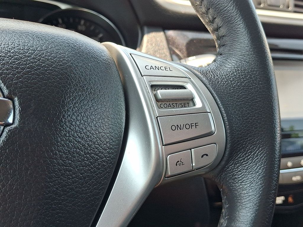 Thumbnail: 2015 Nissan Rogue - 22