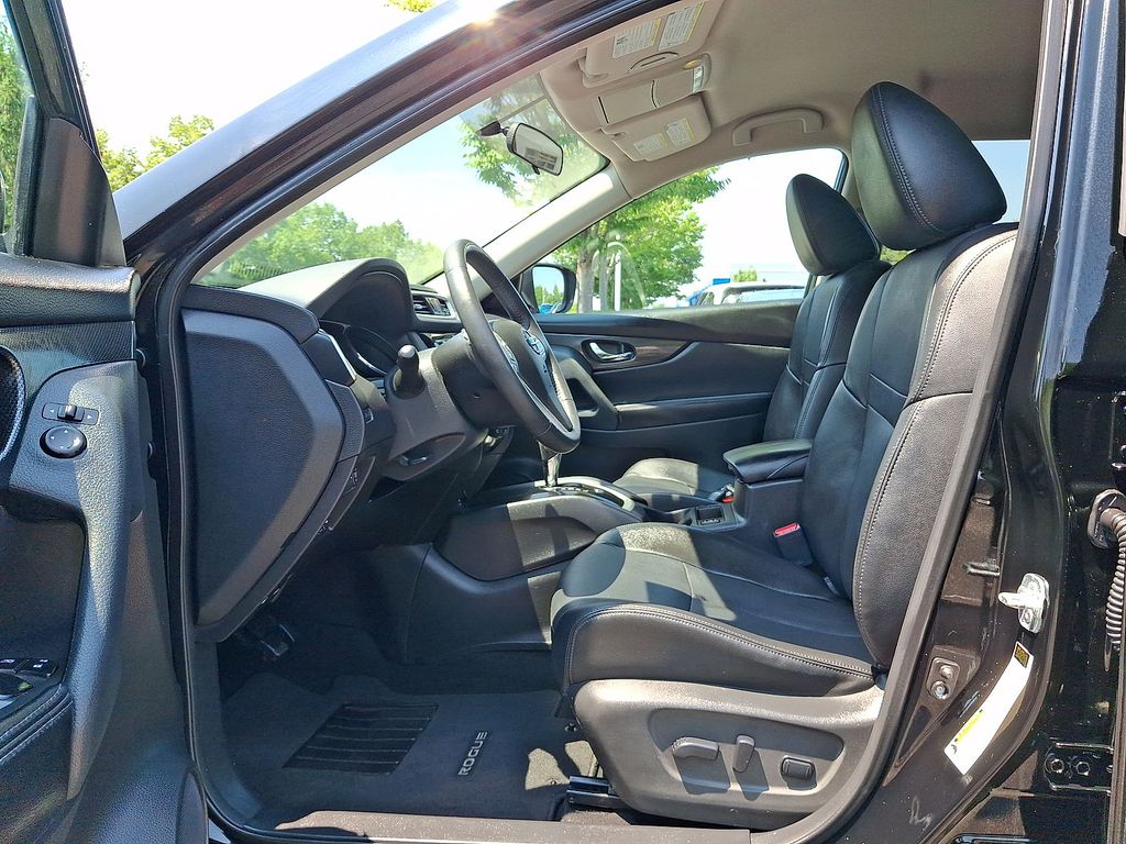 Thumbnail: 2015 Nissan Rogue - 8