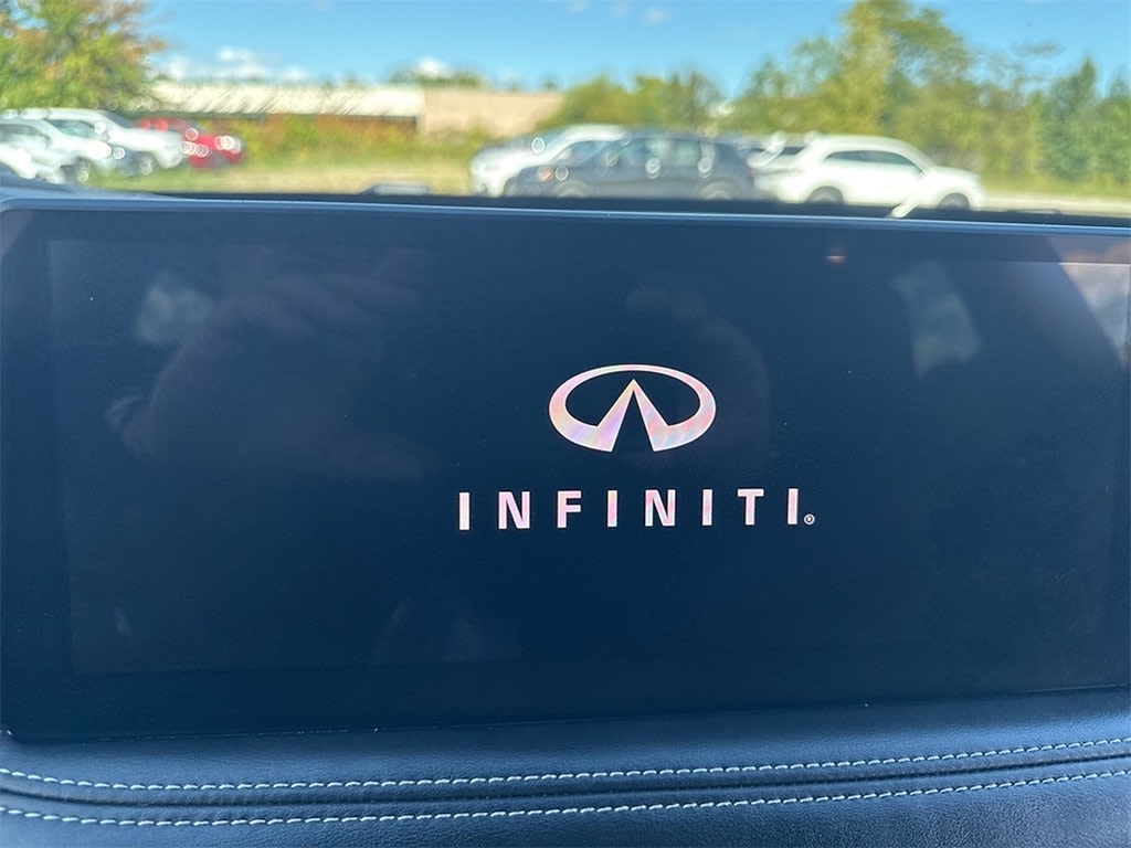 Thumbnail: 2023 INFINITI QX60 - 11