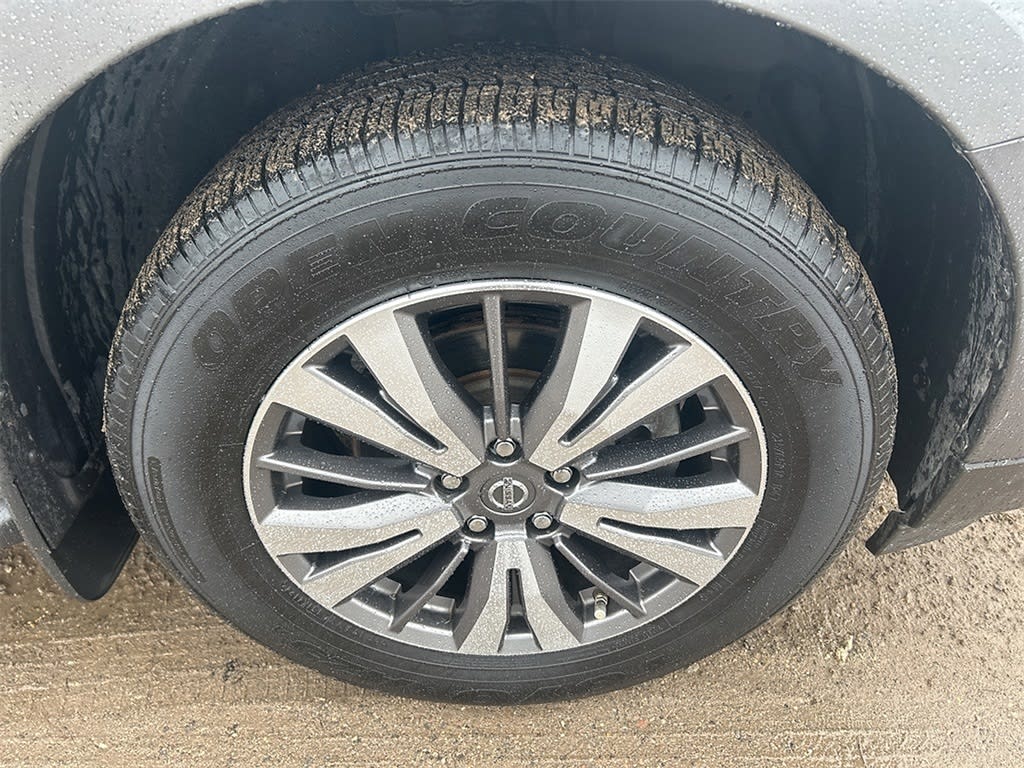 Thumbnail: 2017 Nissan Pathfinder - 16