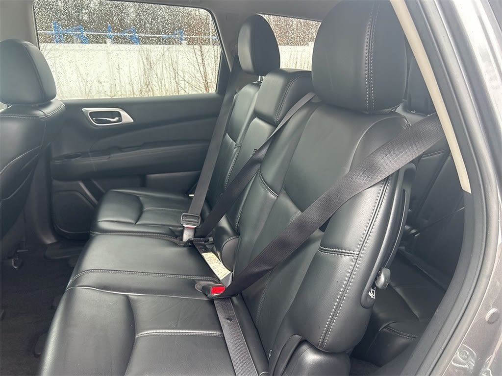 Thumbnail: 2017 Nissan Pathfinder - 9