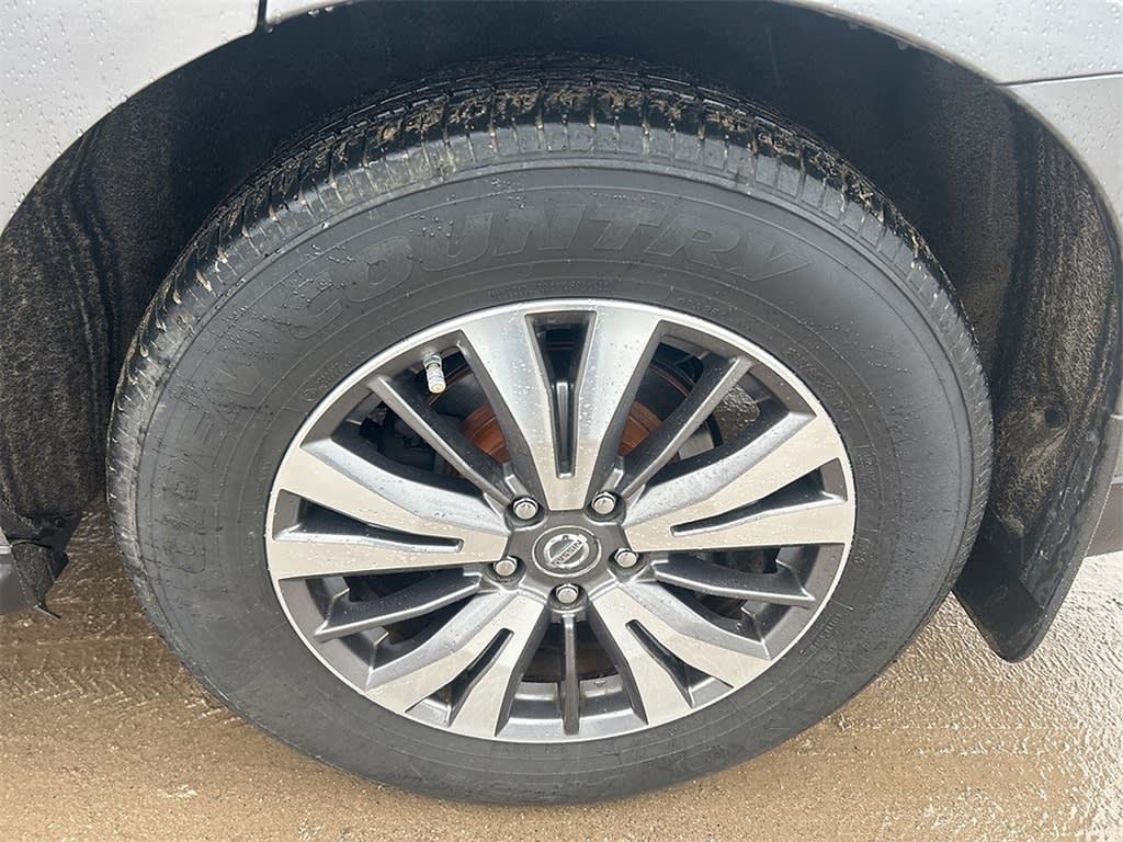 Thumbnail: 2017 Nissan Pathfinder - 6