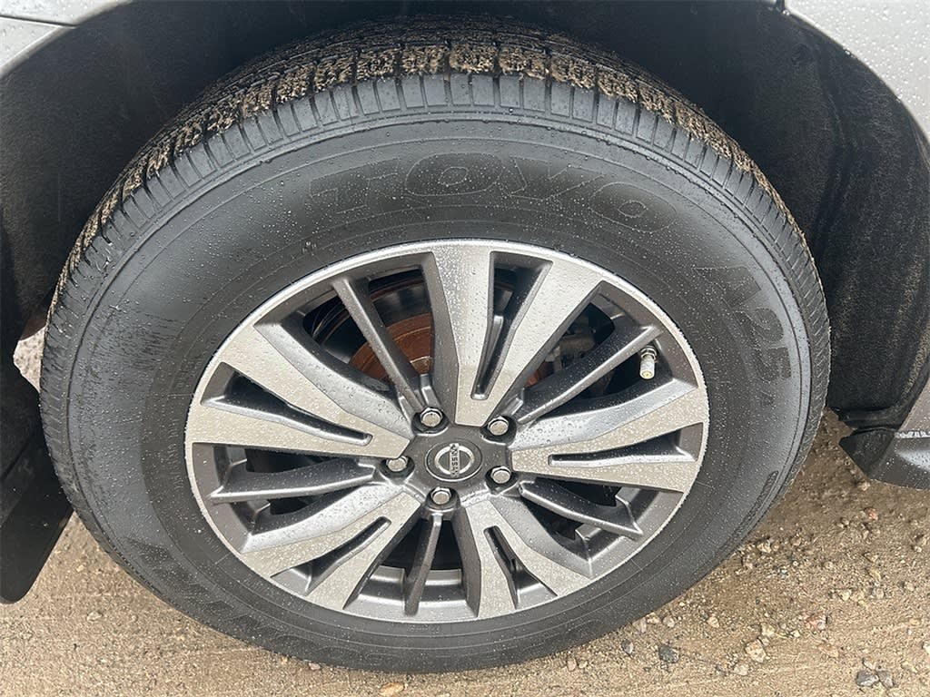 Thumbnail: 2017 Nissan Pathfinder - 17