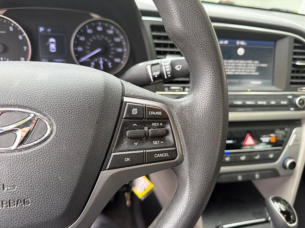 Thumbnail: 2018 Hyundai Elantra - 17