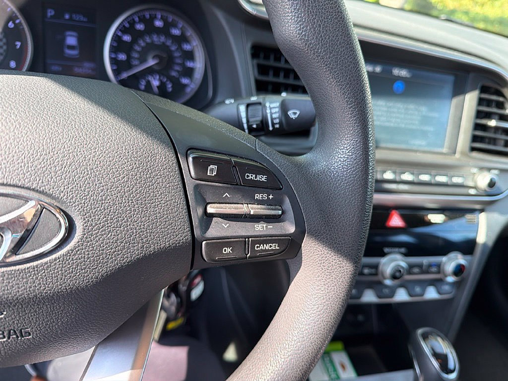 Thumbnail: 2020 Hyundai Elantra - 16