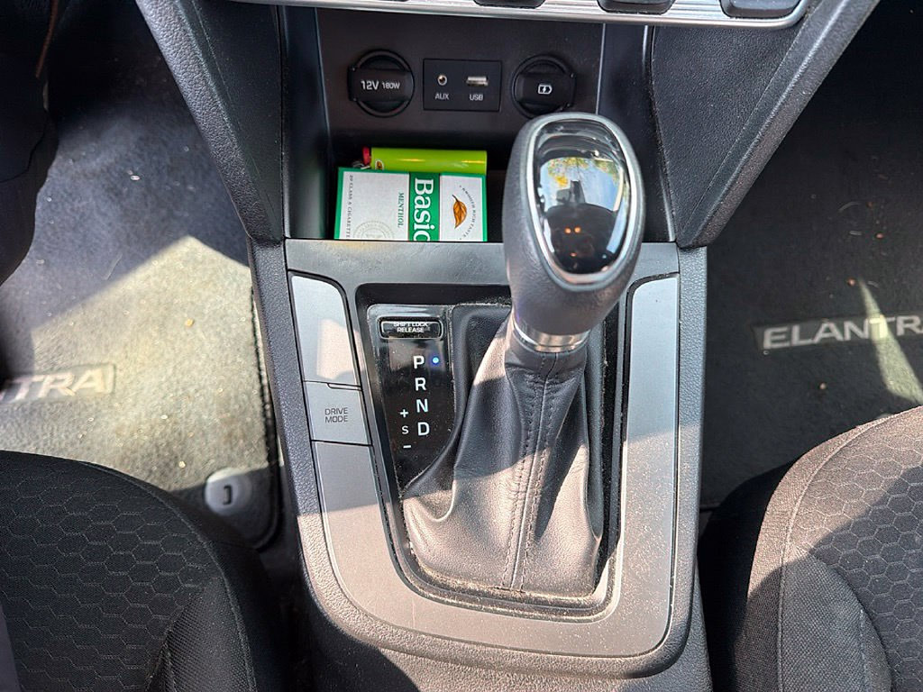Thumbnail: 2020 Hyundai Elantra - 10