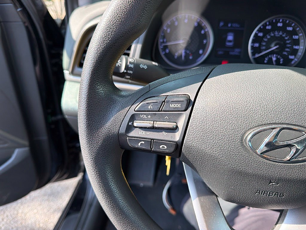 Thumbnail: 2020 Hyundai Elantra - 17
