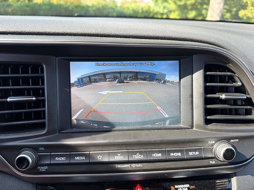 Thumbnail: 2020 Hyundai Elantra - 9