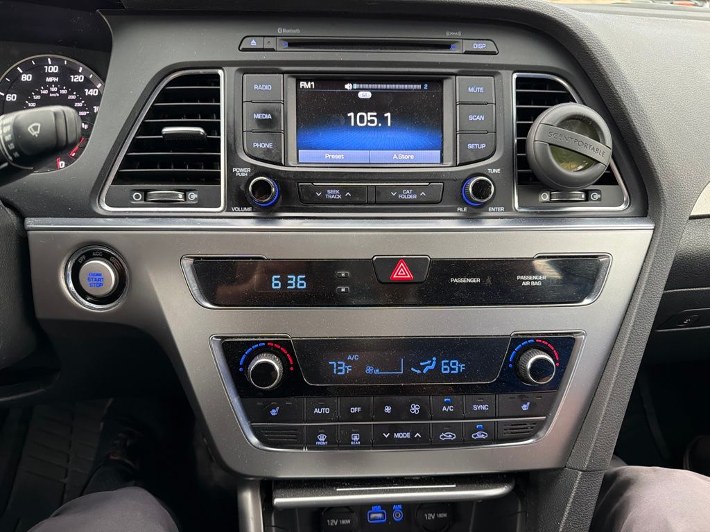 Thumbnail: 2015 Hyundai Sonata - 18