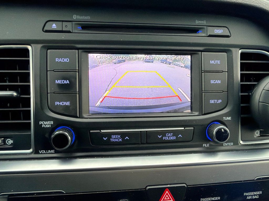 Thumbnail: 2015 Hyundai Sonata - 10