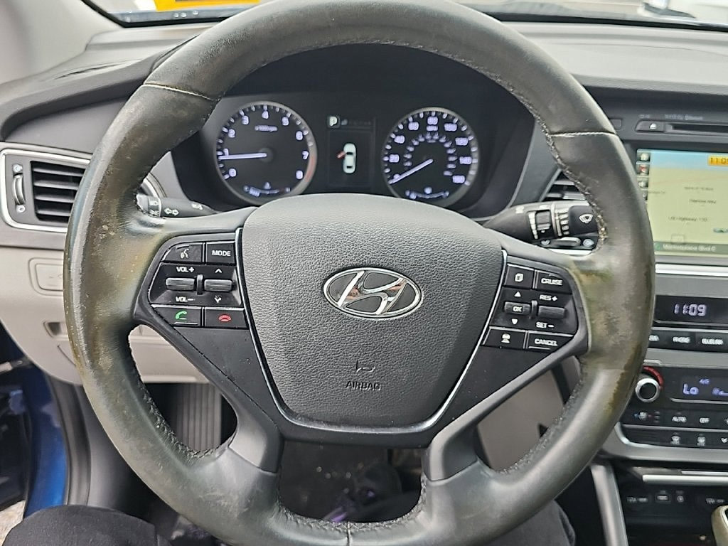 Thumbnail: 2017 Hyundai Sonata - 2
