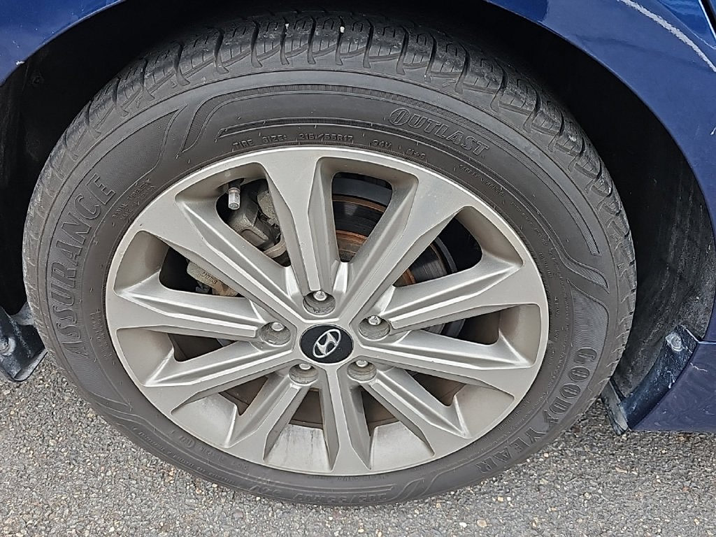Thumbnail: 2017 Hyundai Sonata - 16