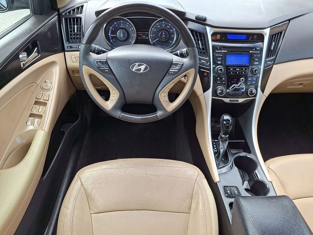 Thumbnail: 2013 Hyundai Sonata - 2