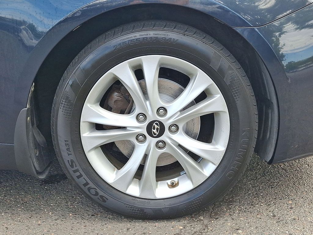Thumbnail: 2013 Hyundai Sonata - 8