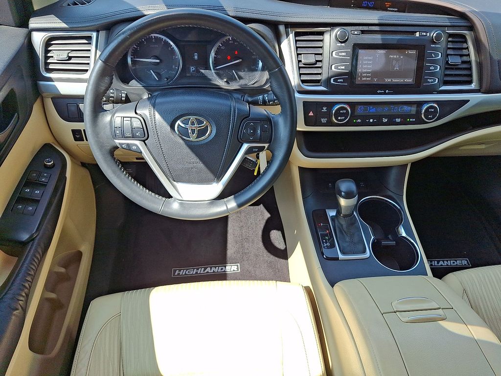 Thumbnail: 2014 Toyota Highlander - 2