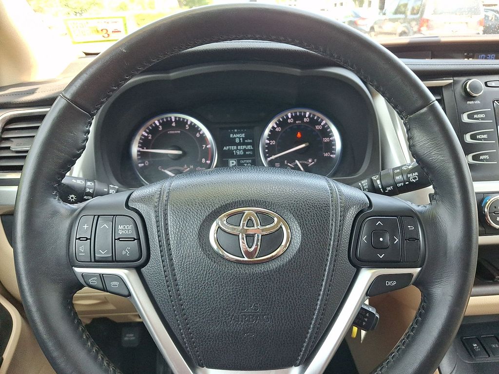Thumbnail: 2014 Toyota Highlander - 19