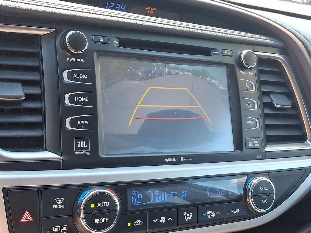 Thumbnail: 2014 Toyota Highlander - 19