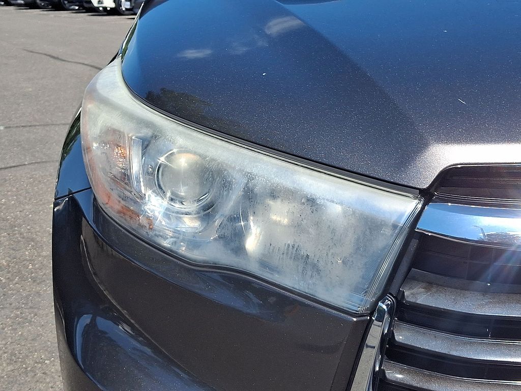 Thumbnail: 2014 Toyota Highlander - 27
