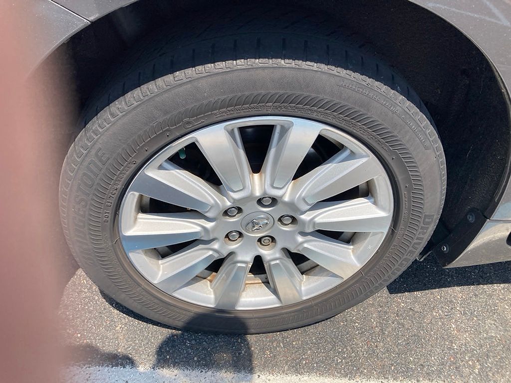 Thumbnail: 2017 Toyota Sienna - 23