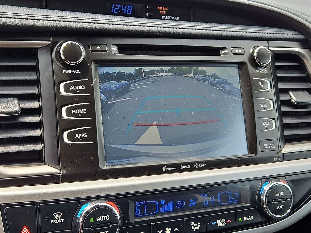 Thumbnail: 2019 Toyota Highlander - 25