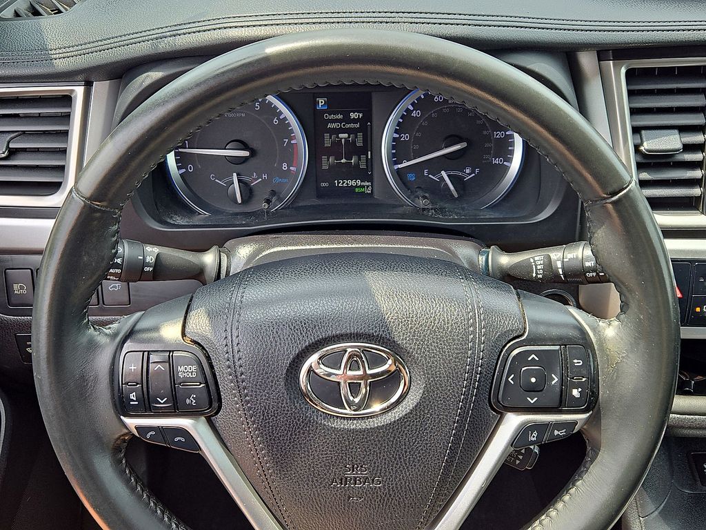 Thumbnail: 2019 Toyota Highlander - 26