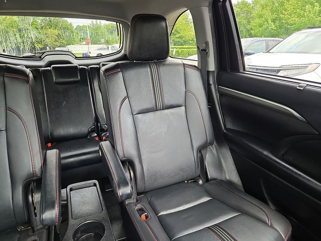 Thumbnail: 2019 Toyota Highlander - 23