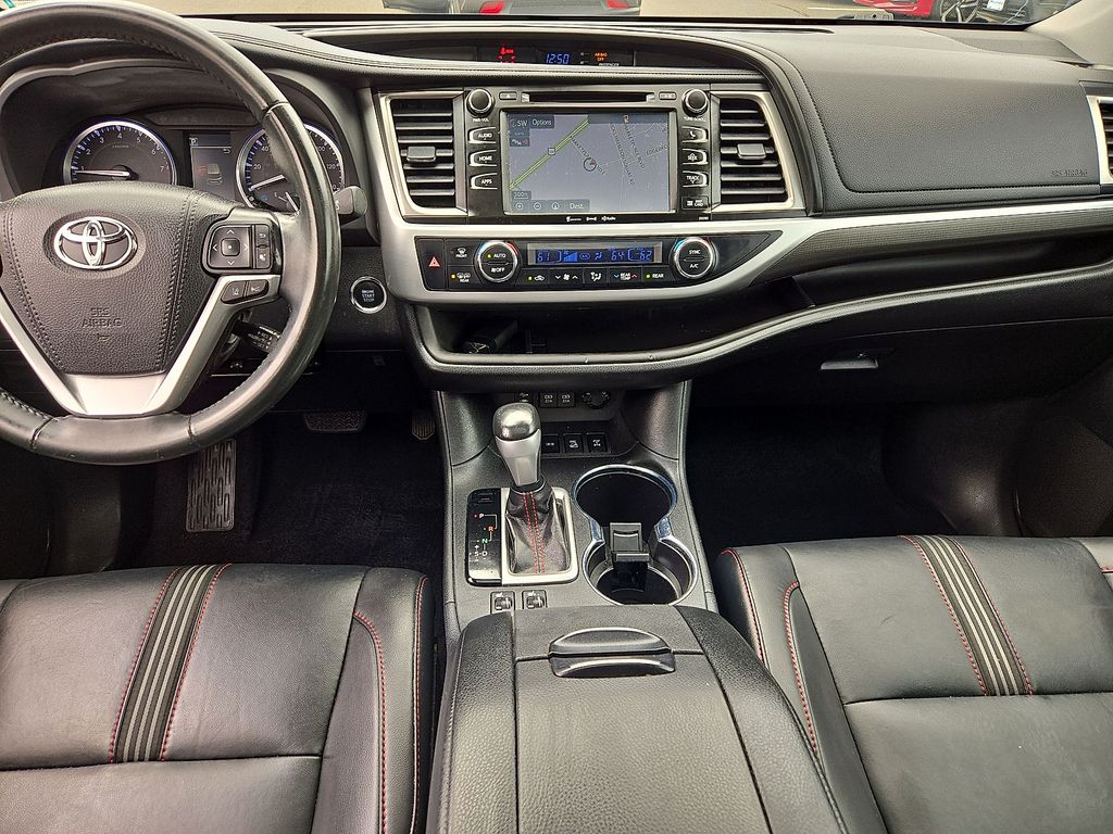 Thumbnail: 2019 Toyota Highlander - 2