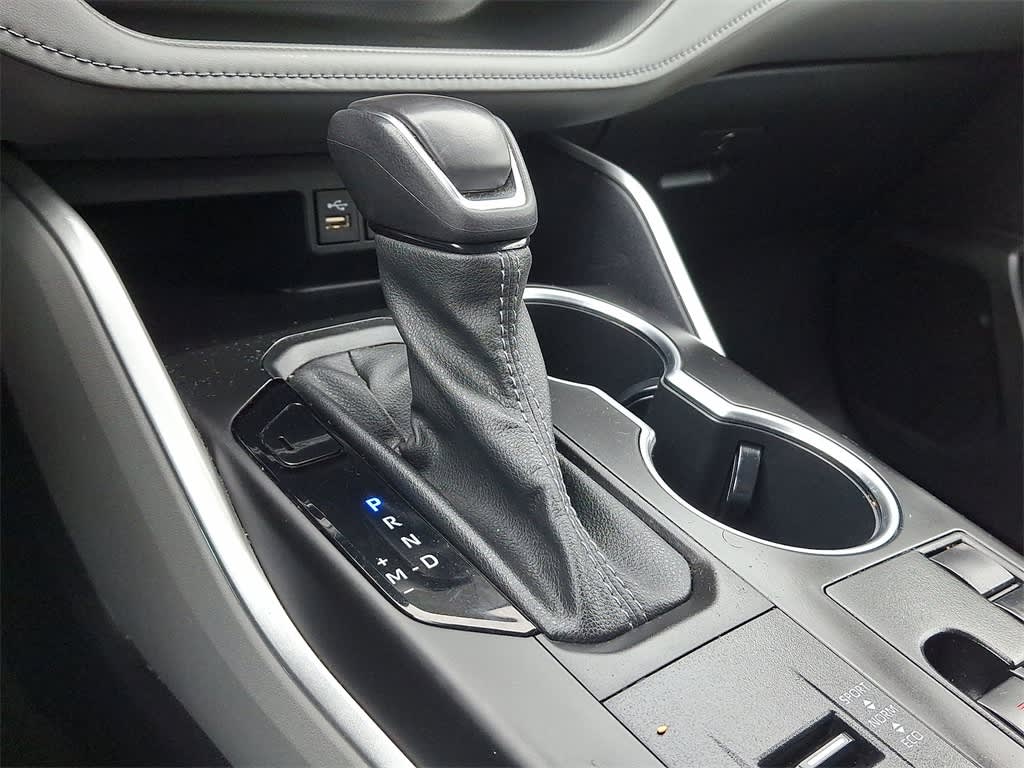 2023 Toyota Highlander LE 12
